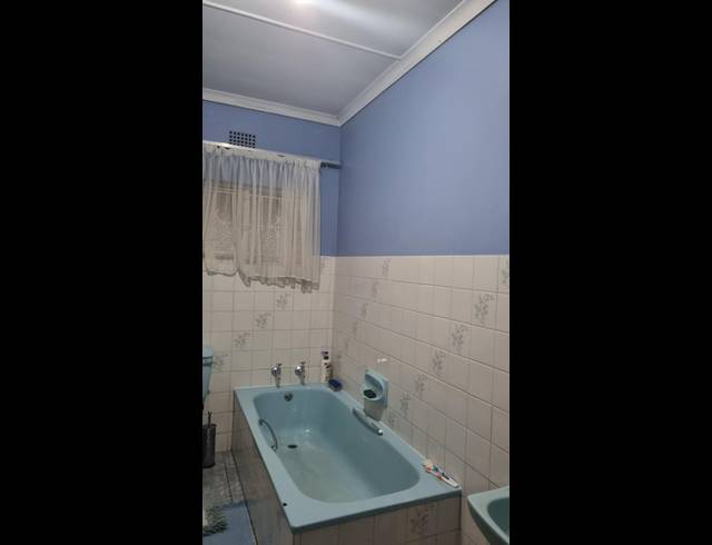 3 BEDROOM HOUSE FOR SALE IN LENNOXTON